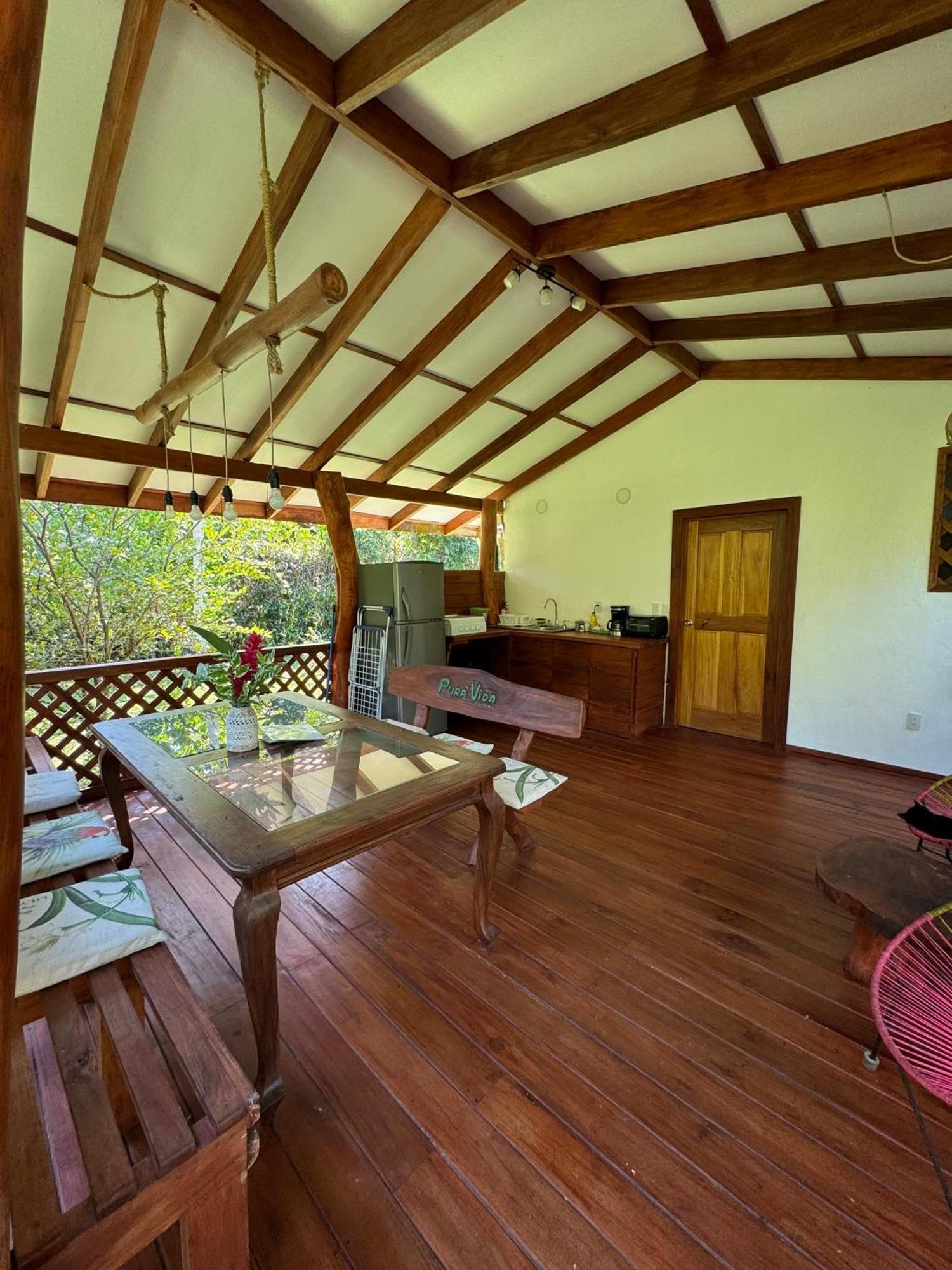 Passion Fruit Lodge Cahuita Eksteriør billede