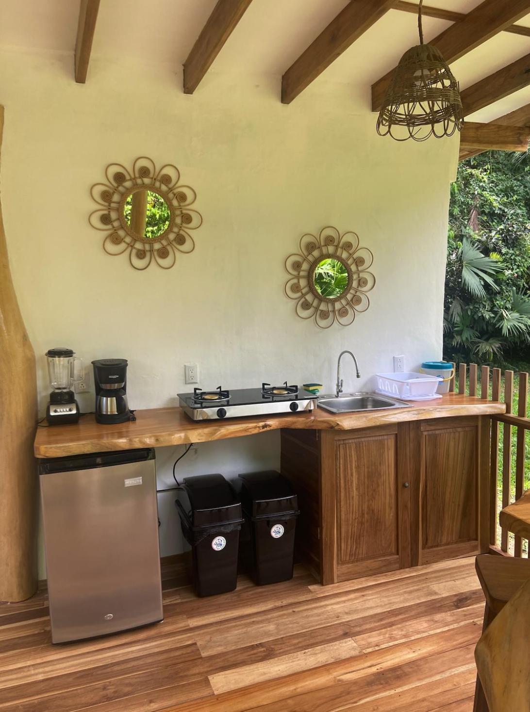 Passion Fruit Lodge Cahuita Eksteriør billede