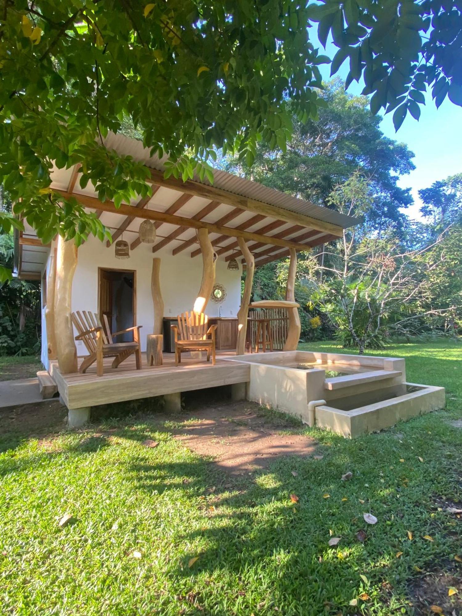 Passion Fruit Lodge Cahuita Eksteriør billede