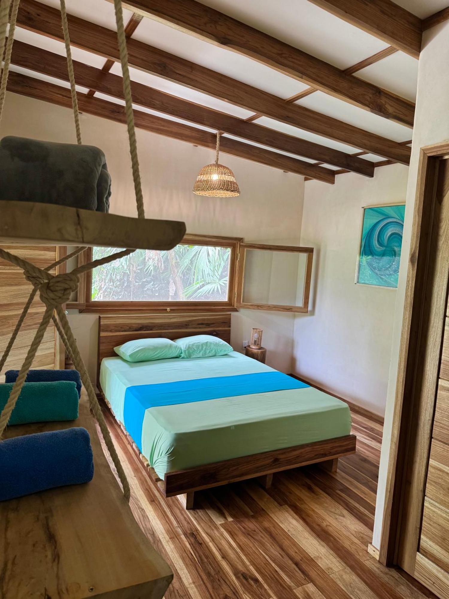 Passion Fruit Lodge Cahuita Eksteriør billede