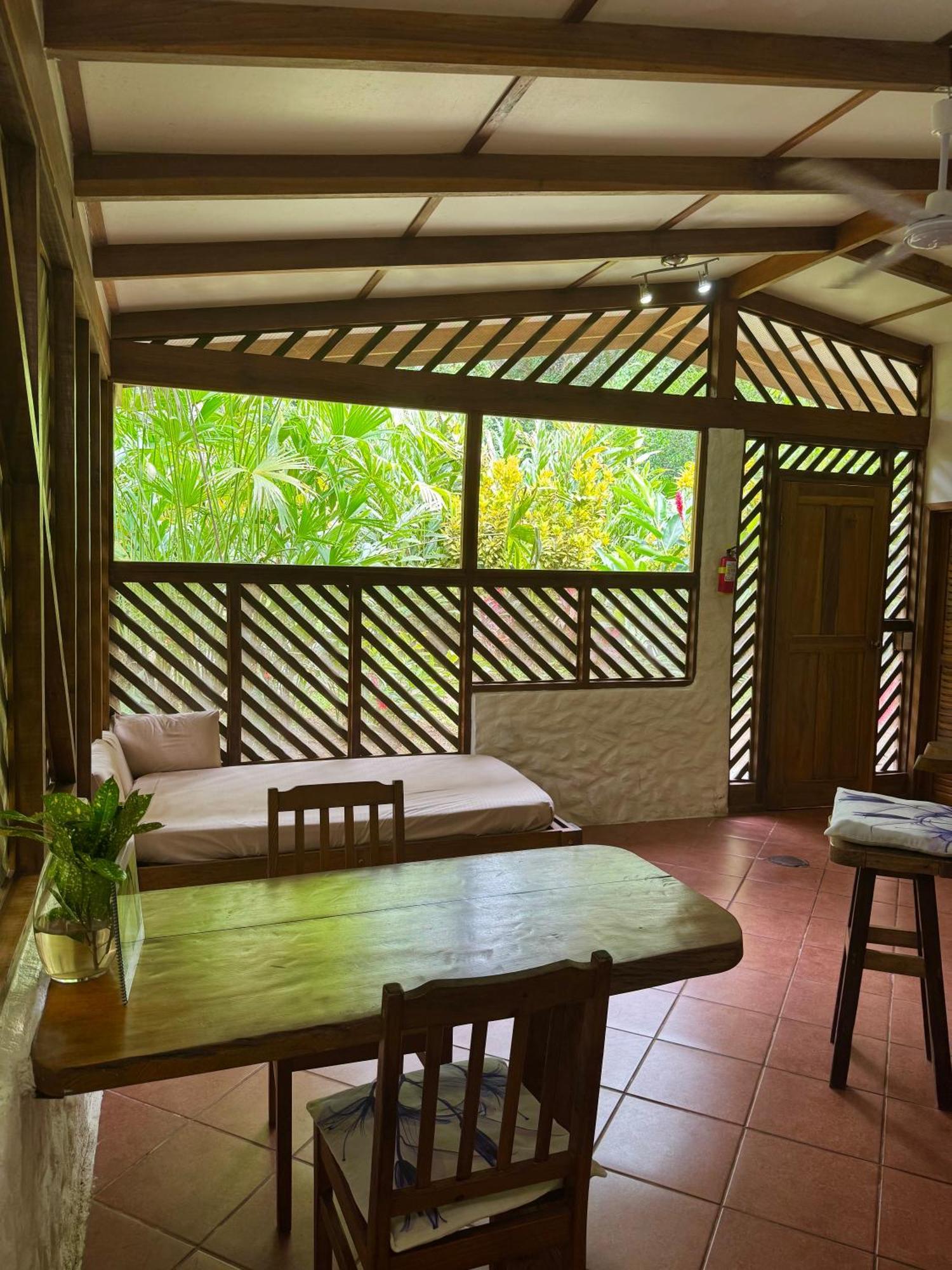 Passion Fruit Lodge Cahuita Eksteriør billede